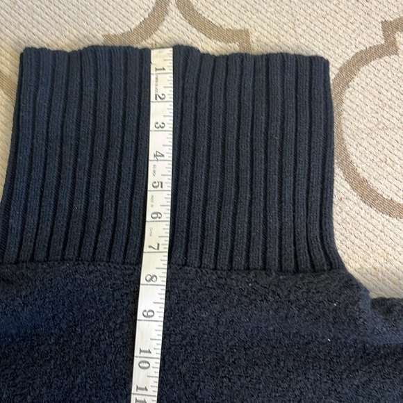 OFFLINE Aerie Chillside Turtleneck Sweater
 textured thumbhole knit cuffs - Picture 8 of 17
